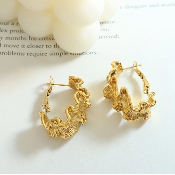 18K Gold Plated Luxury Design Texture Bump Earrings - Picture 6 of 8